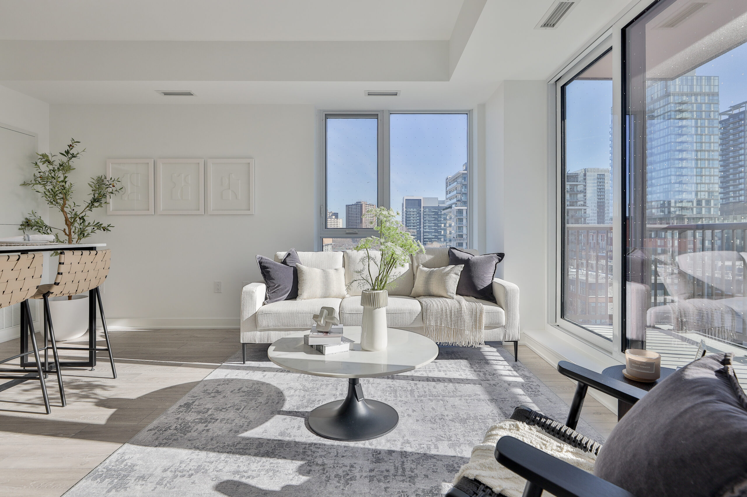 Digital render shower some features and finishes